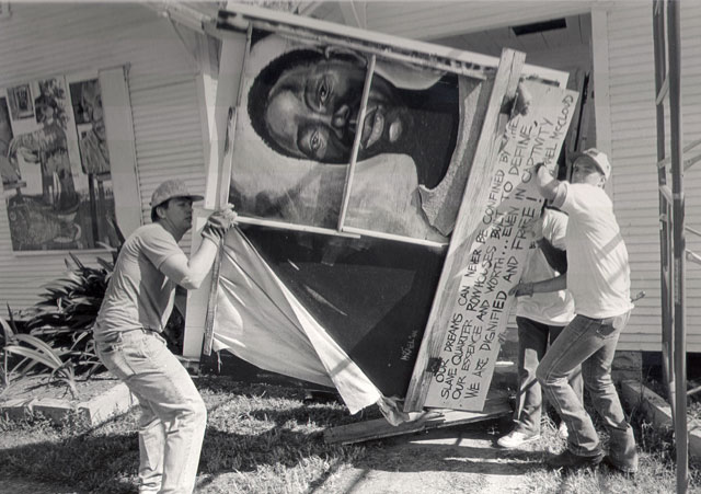 thumb_Drive-by-Exhibit-at-PRH--Installation-of-Image-by-Israel-McCloud-1993-courtesy-of-Project-Row-Houses